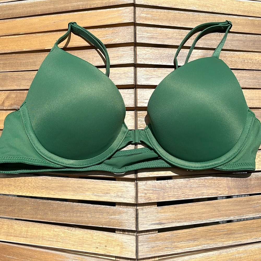 NWOT Green Victorias Secret PINK Push-up Bra